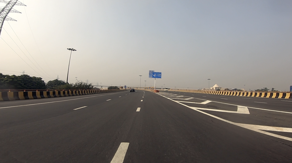 Exiting Yamuna expressway - India bike rides