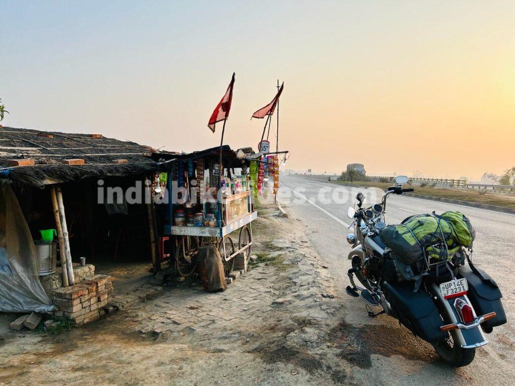 Tea shop, Bihar, solo road trip from Delhi to northeast India